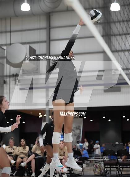 Thumbnail 3 in Mansfield vs. Copperas Cove (Legends Invitational) photogallery.