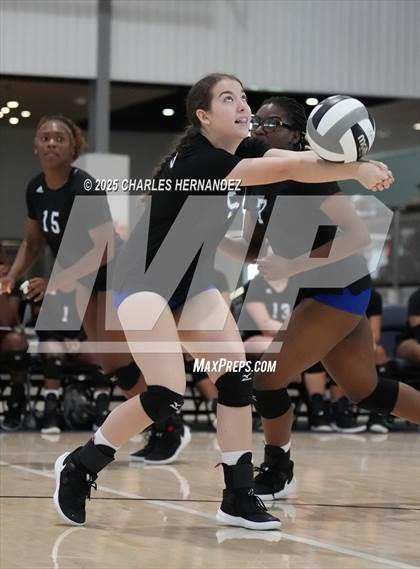 Thumbnail 2 in Mansfield vs. Copperas Cove (Legends Invitational) photogallery.