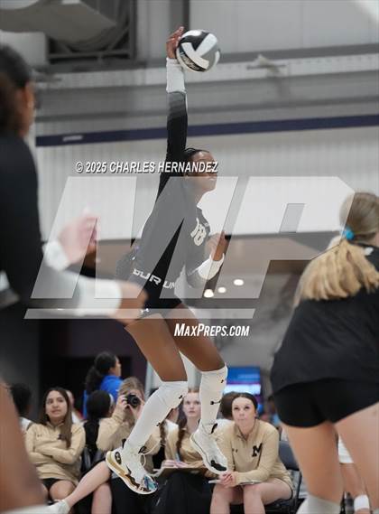 Thumbnail 2 in Mansfield vs. Copperas Cove (Legends Invitational) photogallery.