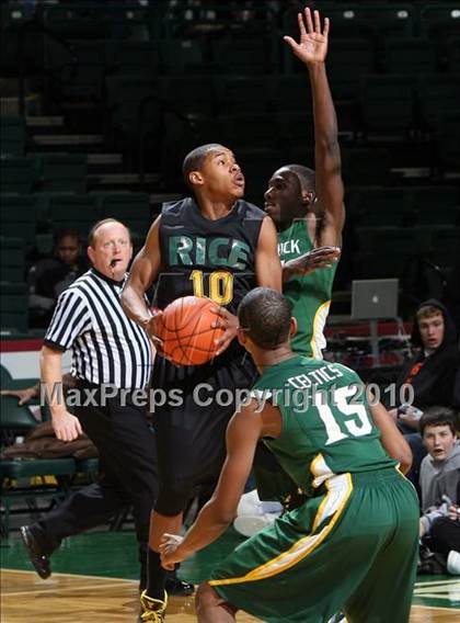 Thumbnail 1 in Rice vs. St. Patrick (PrimeTime Shootout) photogallery.