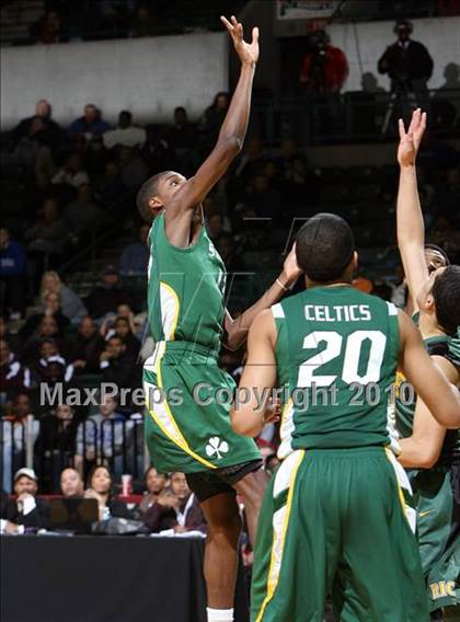 Thumbnail 1 in Rice vs. St. Patrick (PrimeTime Shootout) photogallery.