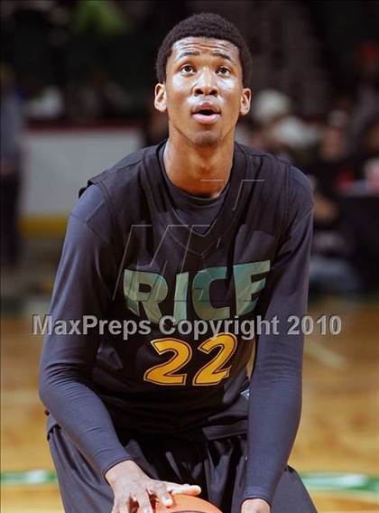 Thumbnail 1 in Rice vs. St. Patrick (PrimeTime Shootout) photogallery.