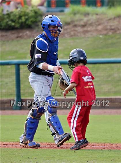 Thumbnail 2 in Columbus vs. Orange Lutheran (National High School Invitational) photogallery.