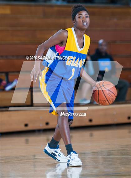 Thumbnail 1 in Grant vs. Oakland Tech (Oakland Legends Classic) photogallery.