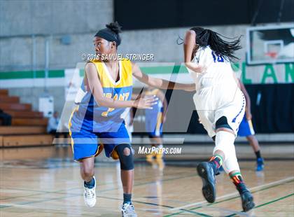 Thumbnail 1 in Grant vs. Oakland Tech (Oakland Legends Classic) photogallery.