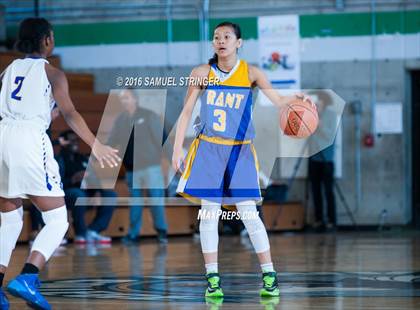 Thumbnail 1 in Grant vs. Oakland Tech (Oakland Legends Classic) photogallery.