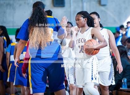 Thumbnail 1 in Grant vs. Oakland Tech (Oakland Legends Classic) photogallery.