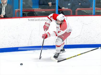 Thumbnail 2 in Burlington @ Catholic Memorial (MIAA Division 1A) photogallery.
