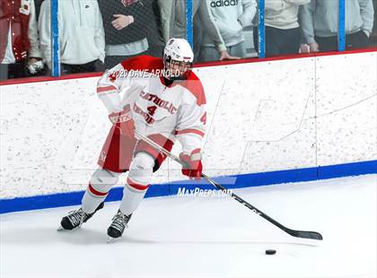 Thumbnail 3 in Burlington @ Catholic Memorial (MIAA Division 1A) photogallery.