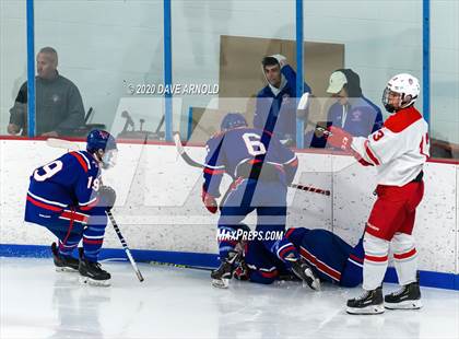 Thumbnail 1 in Burlington @ Catholic Memorial (MIAA Division 1A) photogallery.
