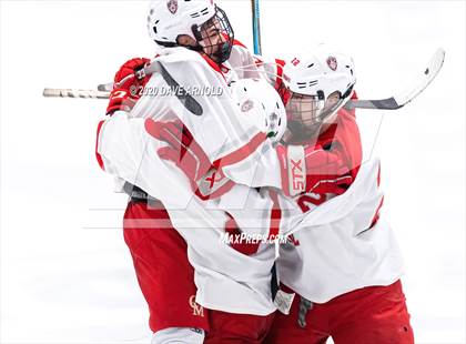 Thumbnail 3 in Burlington @ Catholic Memorial (MIAA Division 1A) photogallery.