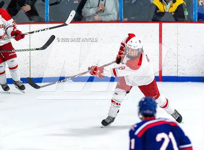 Thumbnail 3 in Burlington @ Catholic Memorial (MIAA Division 1A) photogallery.