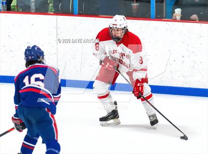 Thumbnail 2 in Burlington @ Catholic Memorial (MIAA Division 1A) photogallery.
