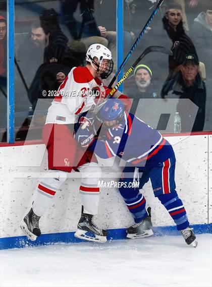 Thumbnail 2 in Burlington @ Catholic Memorial (MIAA Division 1A) photogallery.