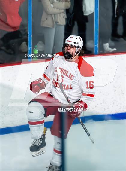 Thumbnail 2 in Burlington @ Catholic Memorial (MIAA Division 1A) photogallery.