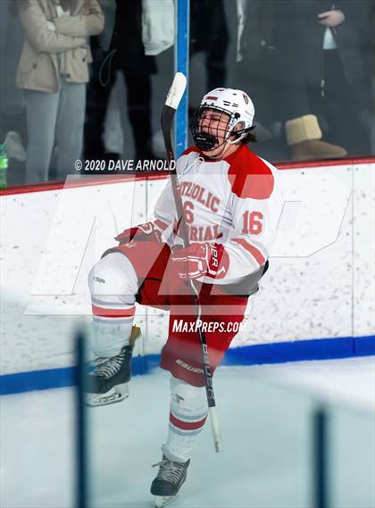 Thumbnail 3 in Burlington @ Catholic Memorial (MIAA Division 1A) photogallery.