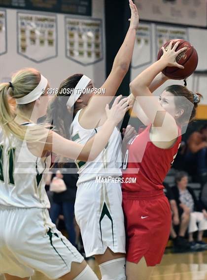 Thumbnail 3 in King's vs. Ontario Christian photogallery.