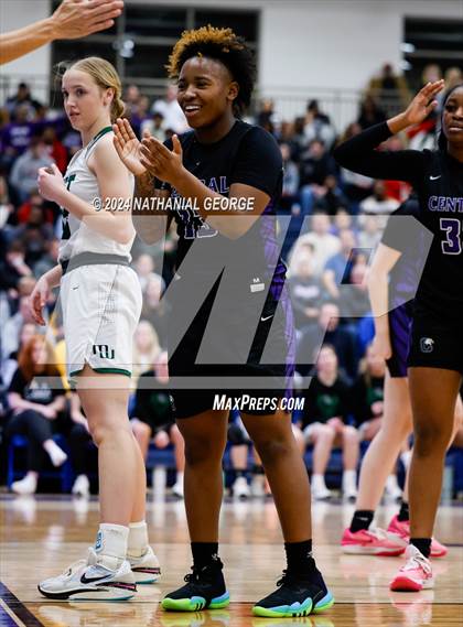 Thumbnail 3 in Omaha Central vs. Millard West (Metro Tournament Final) photogallery.