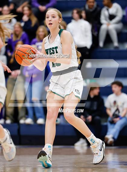 Thumbnail 1 in Omaha Central vs. Millard West (Metro Tournament Final) photogallery.