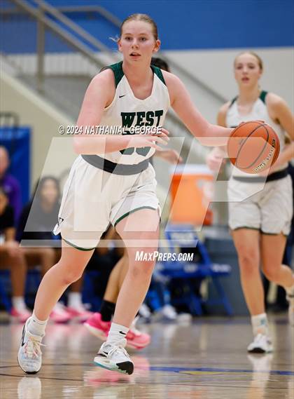 Thumbnail 3 in Omaha Central vs. Millard West (Metro Tournament Final) photogallery.