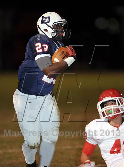 Thumbnail 1 in Hewitt-Trussville @ Bob Jones (AHSAA 6A Playoff 1st Round) photogallery.