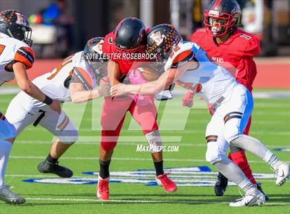 Thumbnail 2 in Llano vs. West Oso (UIL 4A Area Playoffs) photogallery.