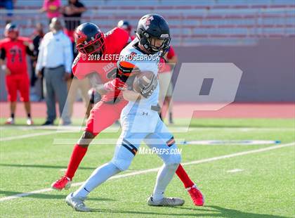 Thumbnail 3 in Llano vs. West Oso (UIL 4A Area Playoffs) photogallery.