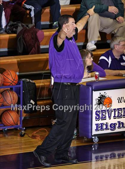 Thumbnail 3 in Sevier County vs. Dobyns-Bennett (Region 1-AAA R1 Playoff) photogallery.