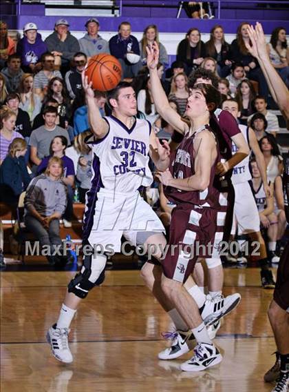 Thumbnail 1 in Sevier County vs. Dobyns-Bennett (Region 1-AAA R1 Playoff) photogallery.