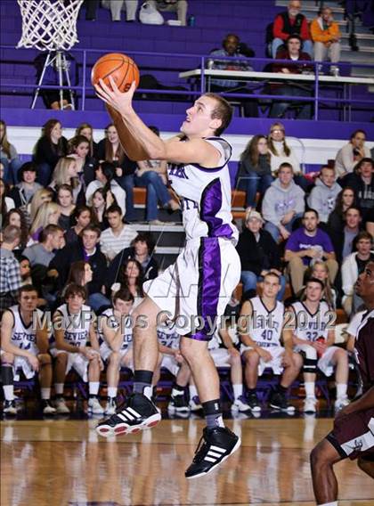 Thumbnail 3 in Sevier County vs. Dobyns-Bennett (Region 1-AAA R1 Playoff) photogallery.
