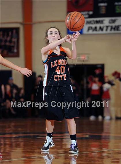 Thumbnail 3 in Loudon @ Lenoir City photogallery.