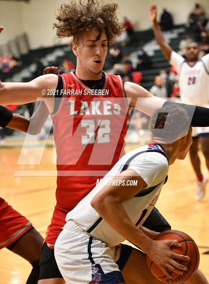 Thumbnail 2 in Cy Lakes v Benjamin Davis (UIL 6A Area Round Playoff) photogallery.