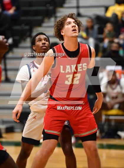 Thumbnail 2 in Cy Lakes v Benjamin Davis (UIL 6A Area Round Playoff) photogallery.