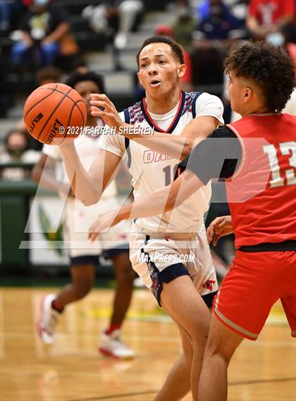 Thumbnail 2 in Cy Lakes v Benjamin Davis (UIL 6A Area Round Playoff) photogallery.