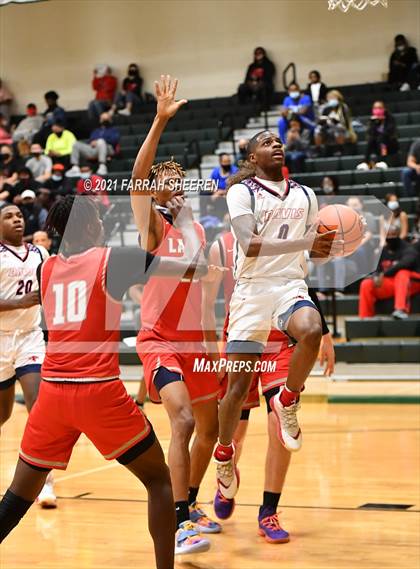 Thumbnail 3 in Cy Lakes v Benjamin Davis (UIL 6A Area Round Playoff) photogallery.