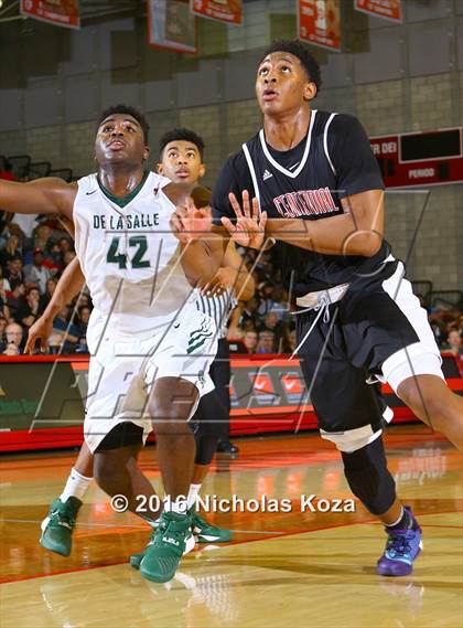 Thumbnail 2 in Centennial vs. De La Salle (Nike Extravaganza) photogallery.