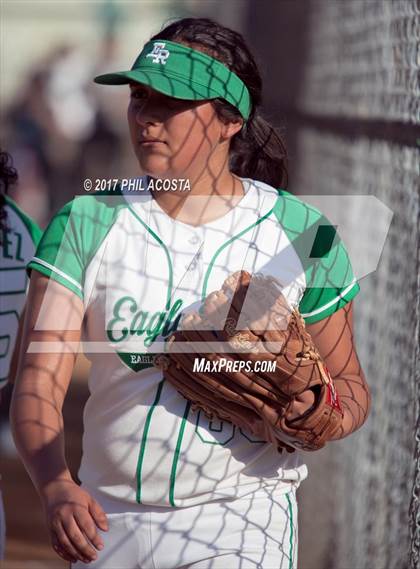 Thumbnail 3 in Eagle Rock vs Huntington Park photogallery.