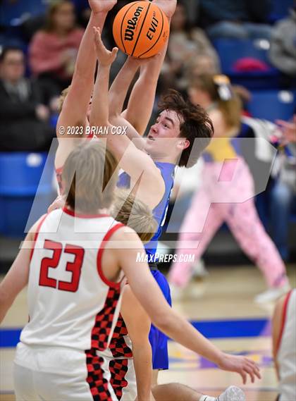 Thumbnail 3 in Cotter vs Farmington (Ultimate Auto Tournament) photogallery.