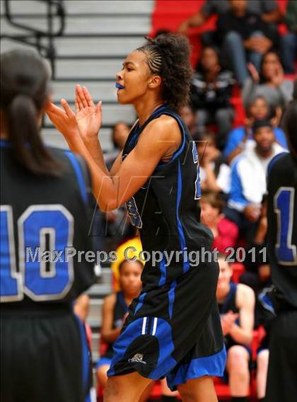 Thumbnail 2 in Windward @ La Jolla Country Day (CIF SoCal D4 Regional Final) photogallery.
