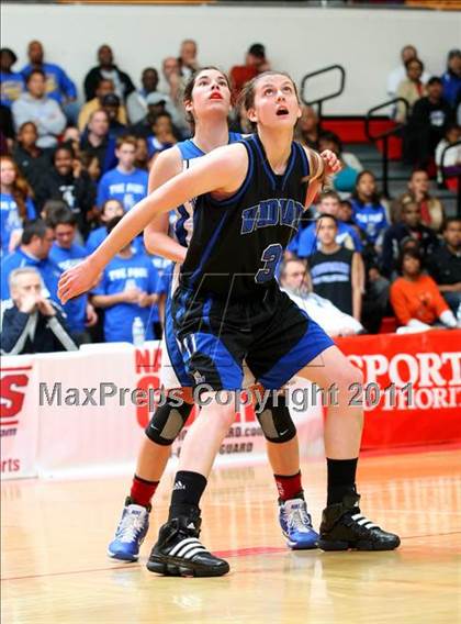 Thumbnail 2 in Windward @ La Jolla Country Day (CIF SoCal D4 Regional Final) photogallery.