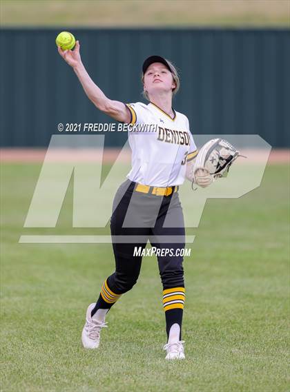 Thumbnail 1 in McKinney North @ Denison photogallery.