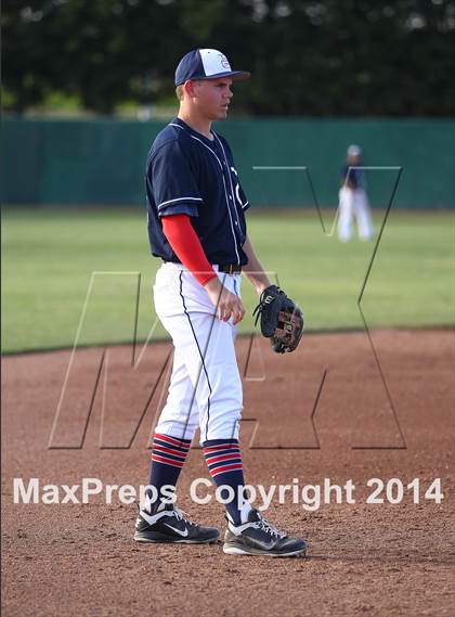 Thumbnail 2 in De La Salle vs. Pleasant Grove (Boras Classic) photogallery.