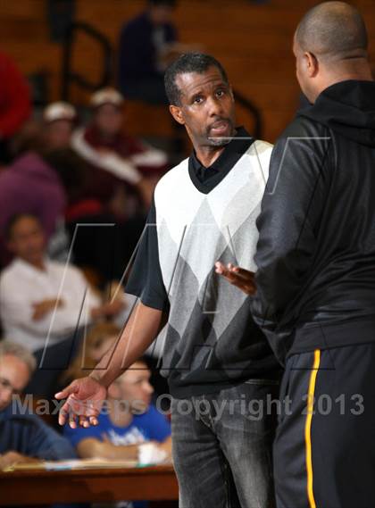 Thumbnail 1 in Dominguez vs. Ocean View (Jim Harris Memorial) photogallery.