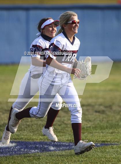 Thumbnail 2 in Cherokee Trail vs Broomfield (CHSAA 5A Playoff 2nd Rd) photogallery.
