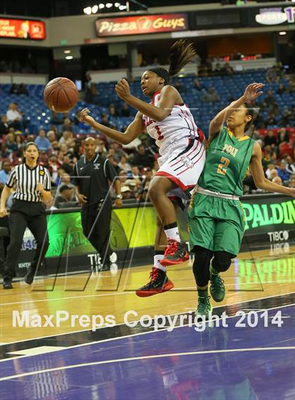 Thumbnail 2 in Salesian vs. Long Beach Poly (CIF State Open Division Final) photogallery.