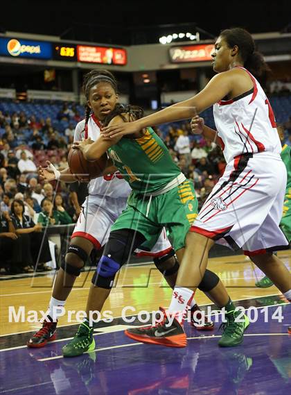 Thumbnail 2 in Salesian vs. Long Beach Poly (CIF State Open Division Final) photogallery.