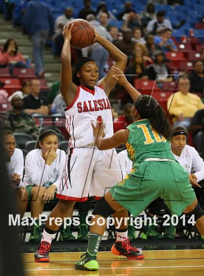 Thumbnail 3 in Salesian vs. Long Beach Poly (CIF State Open Division Final) photogallery.