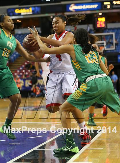 Thumbnail 3 in Salesian vs. Long Beach Poly (CIF State Open Division Final) photogallery.