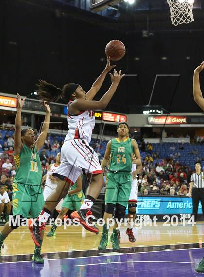 Thumbnail 3 in Salesian vs. Long Beach Poly (CIF State Open Division Final) photogallery.