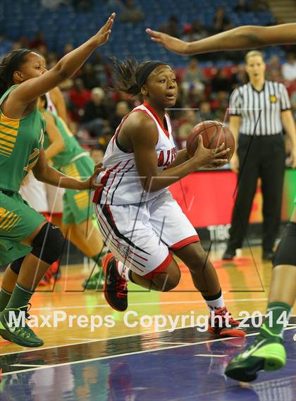 Thumbnail 2 in Salesian vs. Long Beach Poly (CIF State Open Division Final) photogallery.